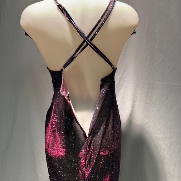 Elegant Black and Pink Evening Gown - Picture 7 of 13